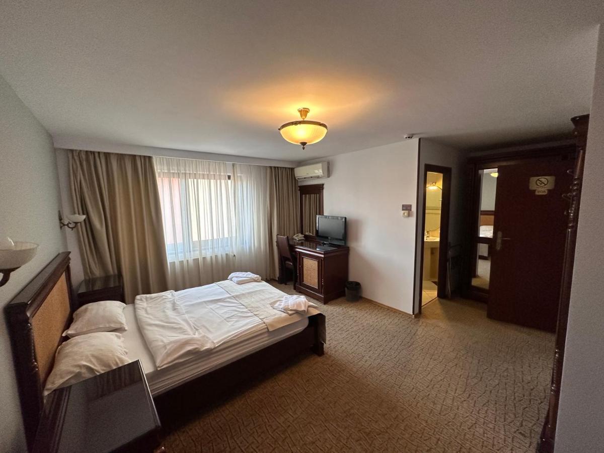 Hotel Bliss บูคาเรสต์ ภายนอก รูปภาพ